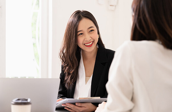 woman-interviewing